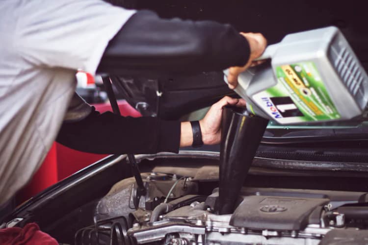 Car mechanic